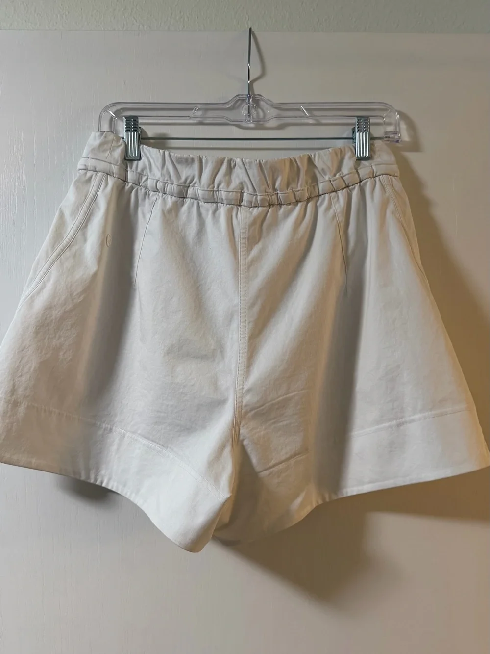 Lululemon Women's Drawstring Shorts - white, size medium